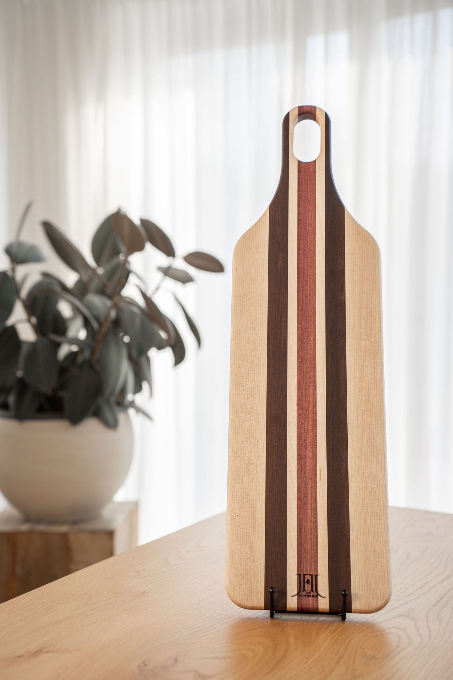 planche charcuterie deluxe avec du bois exotique et érable